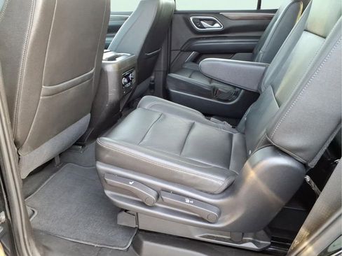 Used 2021 Chevrolet Tahoe Z71 w/ Luxury Package AWD/4WD image 16