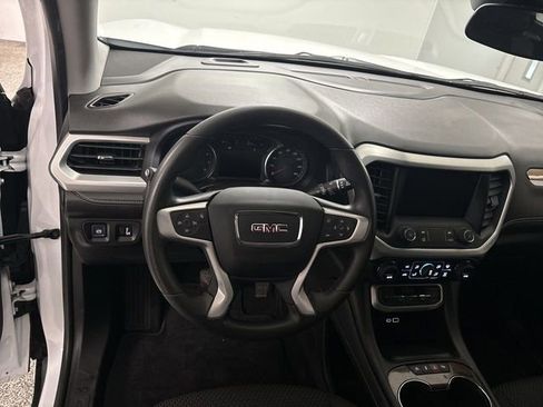 Used 2023 GMC Acadia SLE image 13