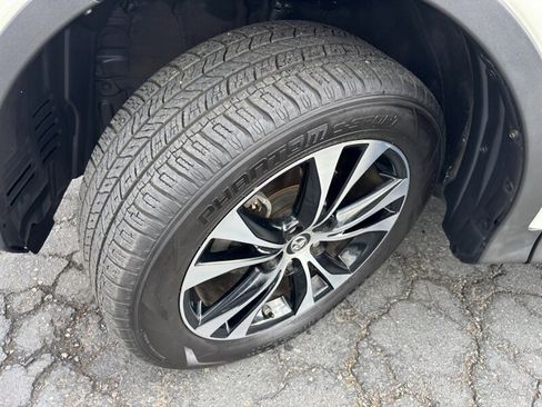 Used 2015 Toyota RAV4 Limited w/ Technology Package FWD image 27