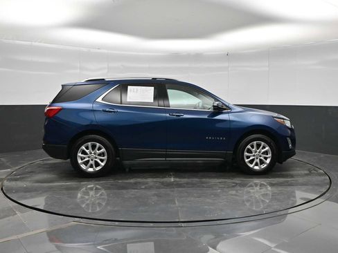 Used 2019 Chevrolet Equinox LT w/ Sun & Navigation Package AWD/4WD image 9