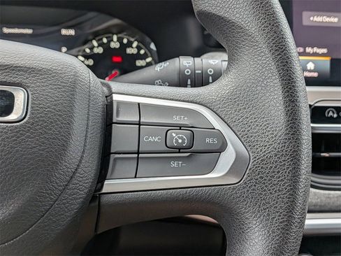 Used 2023 Jeep Compass Sport image 28