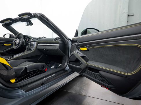 Certified 2024 Porsche 718 Boxster Spyder RS w/ Weissach Package RWD image 21