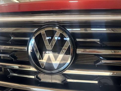 Used 2024 Volkswagen Atlas SEL AWD/4WD image 9
