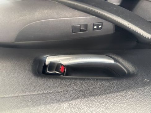Used 2020 Toyota Corolla LE FWD image 7