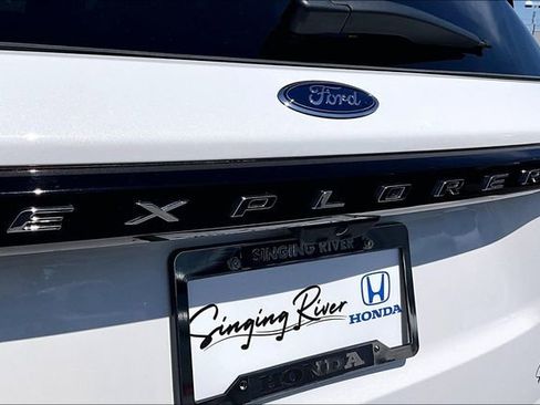 Used 2025 Ford Explorer Active w/ Active Comfort Package RWD image 25