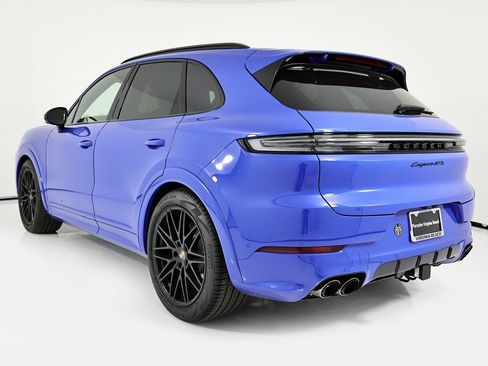 New 2025 Porsche Cayenne GTS image 3