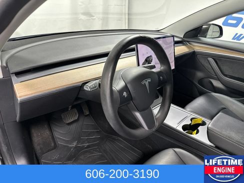 Used 2021 Tesla Model 3 Standard Range Plus RWD image 17