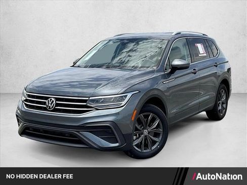 Used 2023 Volkswagen Tiguan SE FWD image 1