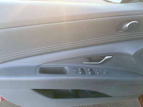 Used 2024 Hyundai Elantra SEL w/ Convenience Package image 18