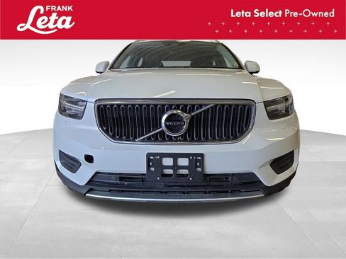 Used 2022 Volvo XC40 T5 Momentum image 9