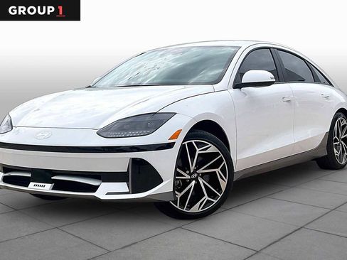 Used 2025 Hyundai Ioniq 6 SEL RWD image 1