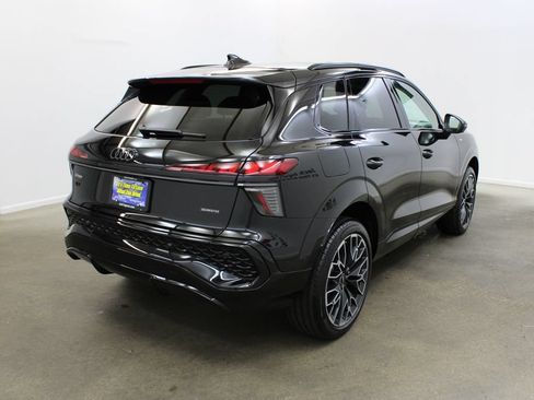 New 2026 Audi Q3 quattro 2.0T AWD/4WD image 5