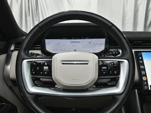 Used 2025 Land Rover Range Rover SE image 47