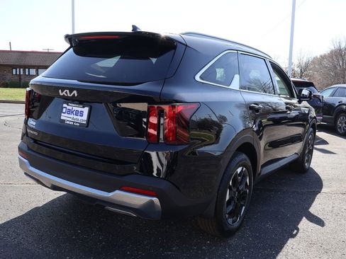 New 2026 Kia Sorento S image 7