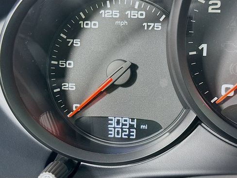 Used 2024 Porsche 718 Boxster RWD image 11