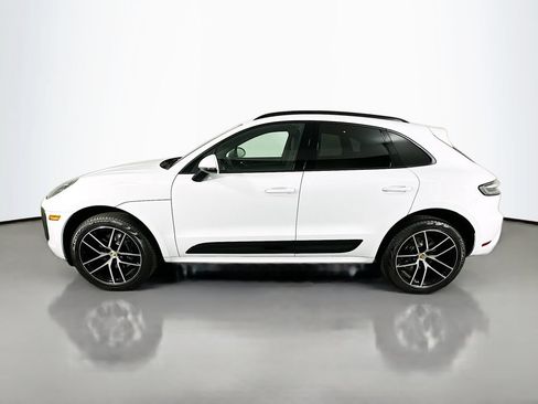 Certified 2025 Porsche Macan AWD/4WD image 2