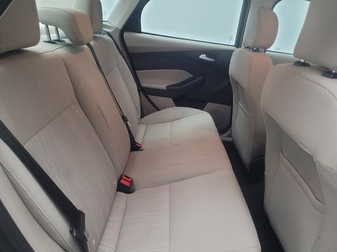 Used 2017 Ford Focus SE FWD image 19
