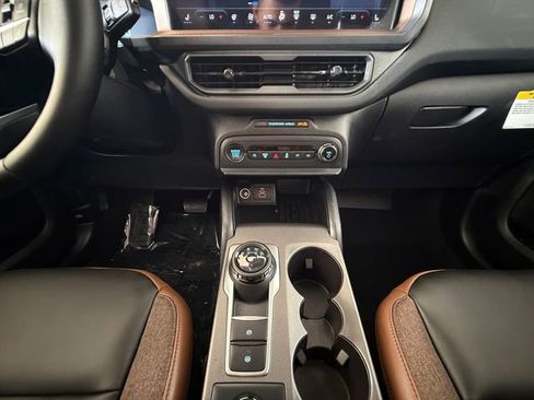 Certified 2025 Ford Bronco Sport Outer Banks w/ Outer Banks Tech Package+ AWD/4WD image 15