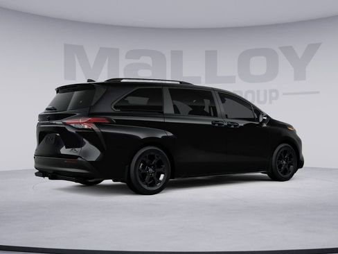 New 2026 Toyota Sienna XLE Woodland Edition AWD/4WD image 10