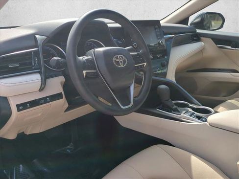 Used 2021 Toyota Camry LE image 10