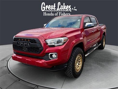 Used 2017 Toyota Tacoma Limited image 1