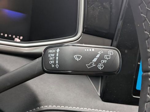 New 2026 Volkswagen Taos SE FWD image 31
