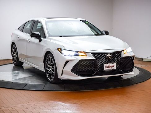 Used 2019 Toyota Avalon XSE w/ Carpet Mat Package FWD image 3