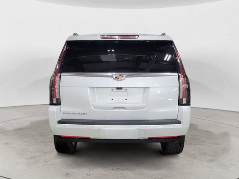 Used 2017 Cadillac Escalade Premium Luxury image 4
