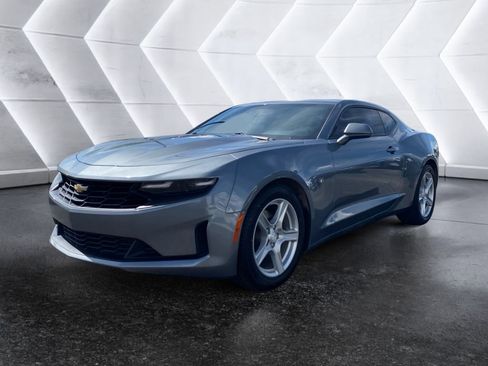 Used 2021 Chevrolet Camaro LT RWD image 3