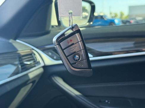 Used 2020 BMW 530i w/ Convenience Package RWD image 27