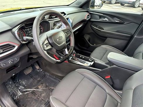Used 2023 Chevrolet TrailBlazer RS w/ Sun and Liftgate Package image 14