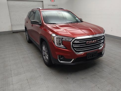 Used 2022 GMC Terrain SLT w/ LPO, Floor Liner Package AWD/4WD image 13