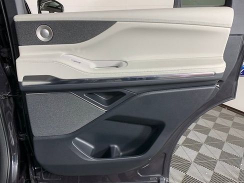 New 2025 Lincoln Navigator Reserve image 35