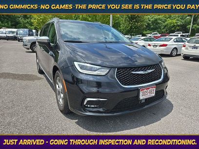 Used 2023 Chrysler Pacifica Limited