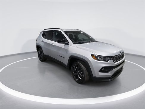 New 2026 Jeep Compass Latitude image 2