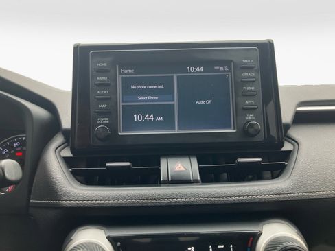Used 2019 Toyota RAV4 LE FWD image 20