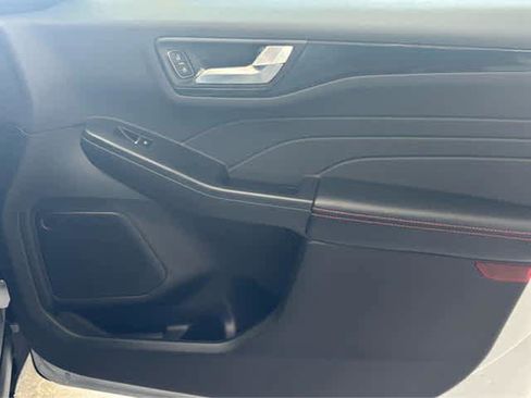 New 2025 Ford Escape ST-Line w/ Cold Weather Package image 33