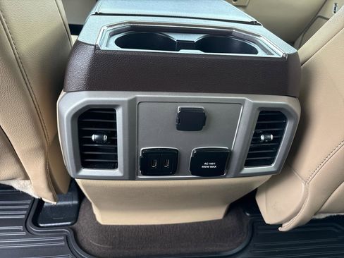 Used 2020 Ford F150 Lariat image 37