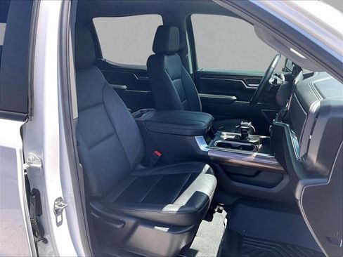 Used 2025 Chevrolet Silverado 1500 RST AWD/4WD image 9