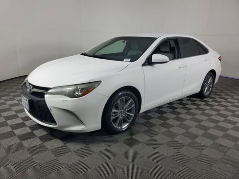 Used 2017 Toyota Camry SE image 8