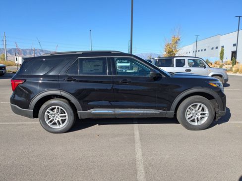 New 2025 Ford Explorer Active image 2