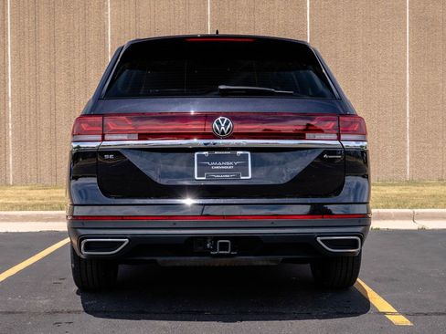 Used 2024 Volkswagen Atlas SE AWD/4WD image 8