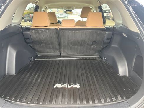 Certified 2021 Toyota RAV4 LE image 25