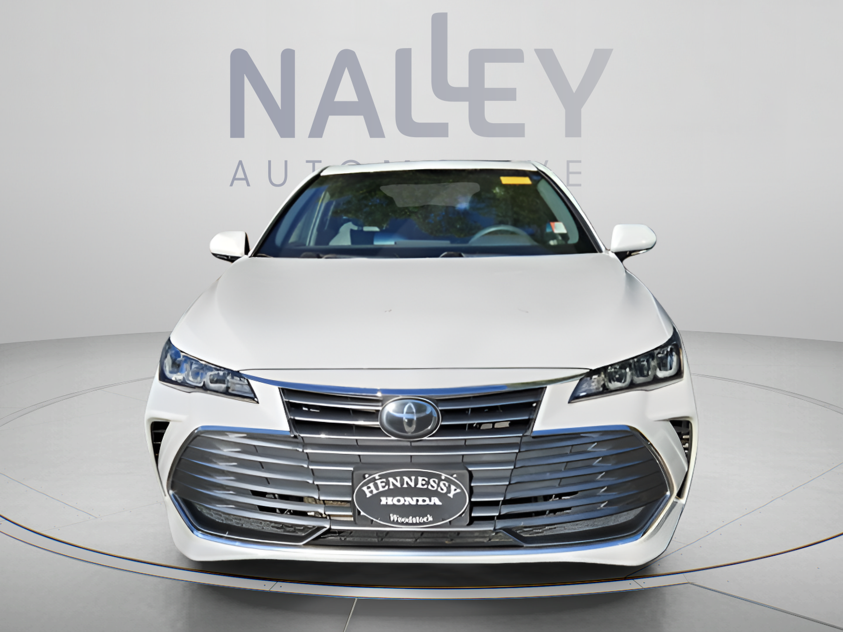 Used 2021 Toyota Avalon XLE w/ Moonroof Package AWD/4WD image 4