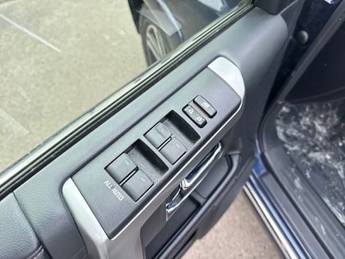 Used 2020 Toyota 4Runner Limited image 11
