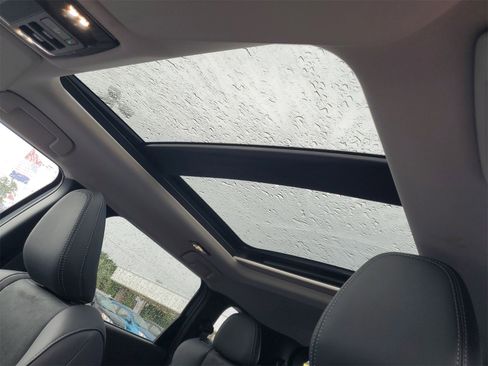 New 2025 Mitsubishi Outlander SE image 10