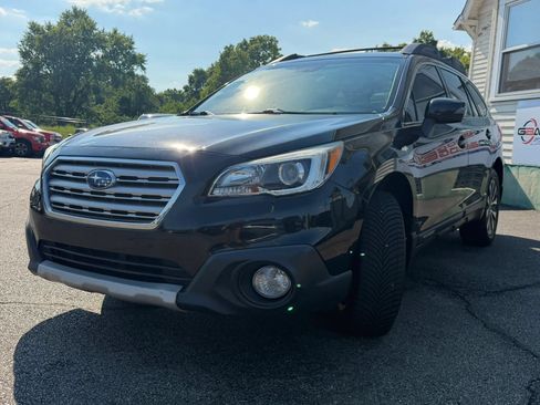 Used 2015 Subaru Outback 2.5i Limited AWD/4WD image 9