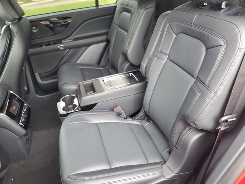 New 2026 Lincoln Aviator Reserve w/ Jet Appearance Package AWD/4WD image 26