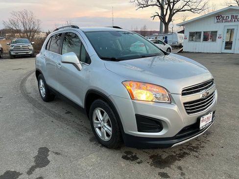 Used 2015 Chevrolet Trax LT FWD image 3