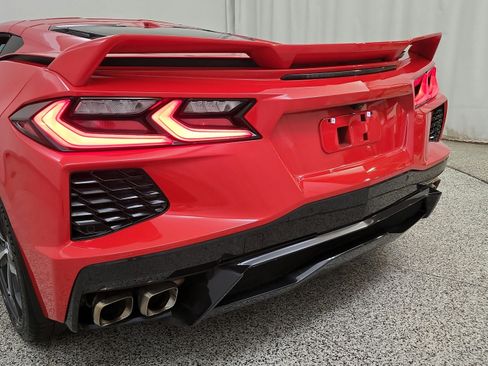 Used 2022 Chevrolet Corvette Stingray Preferred Cpe w/ Z51 Performance Package RWD image 21